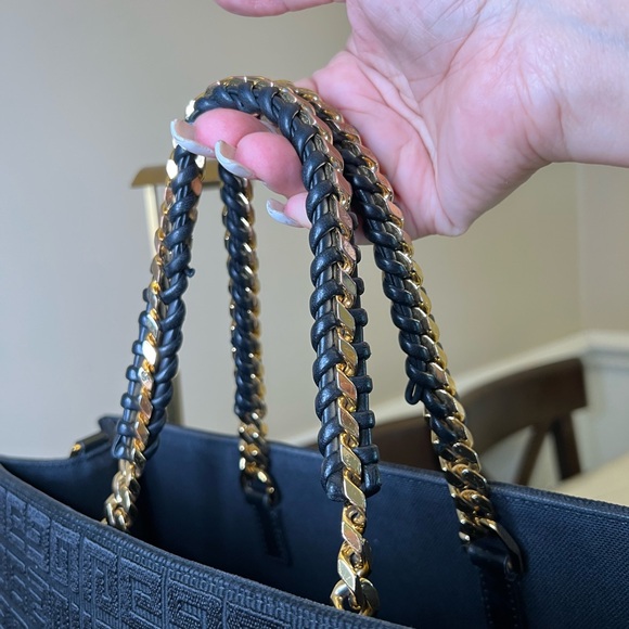 Givenchy black Crossbody/shoulder bag with Gold Chain - Picture 6 of 7